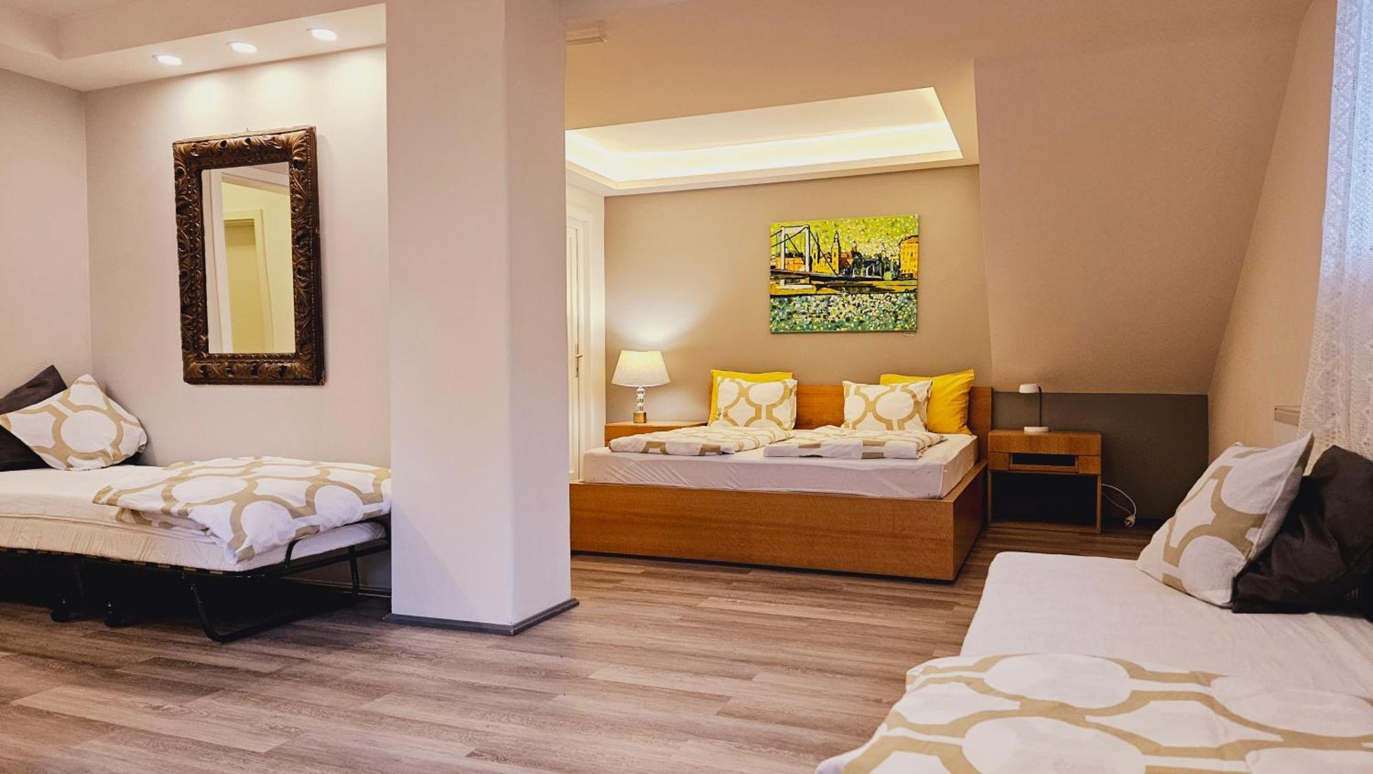 Budasmile Appartment At Buda Castle - Aircon & Free Parking Budapest Exteriör bild