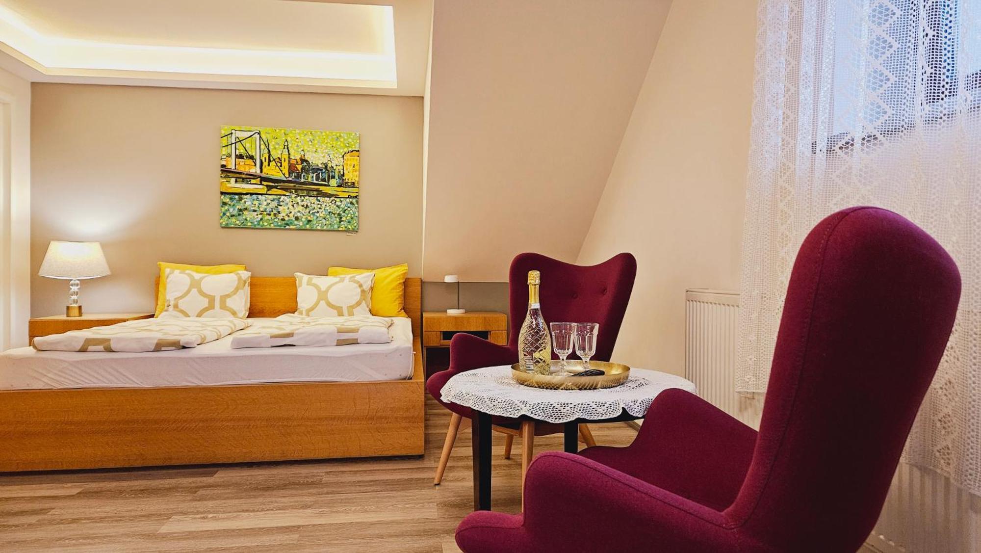 Budasmile Appartment At Buda Castle - Aircon & Free Parking Budapest Exteriör bild