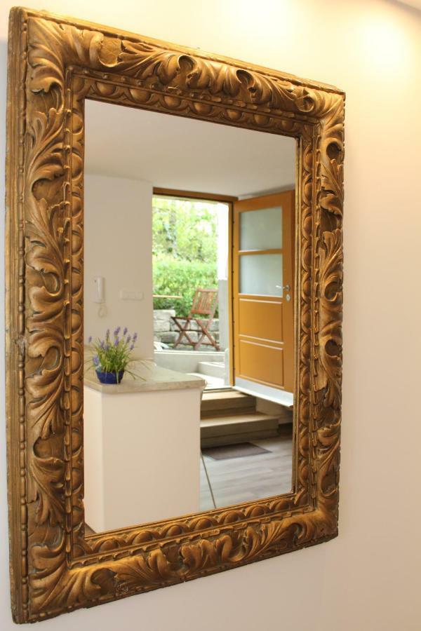 Budasmile Appartment At Buda Castle - Aircon & Free Parking Budapest Exteriör bild