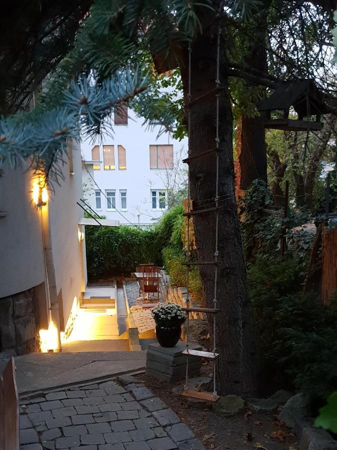 Budasmile Appartment At Buda Castle - Aircon & Free Parking Budapest Exteriör bild